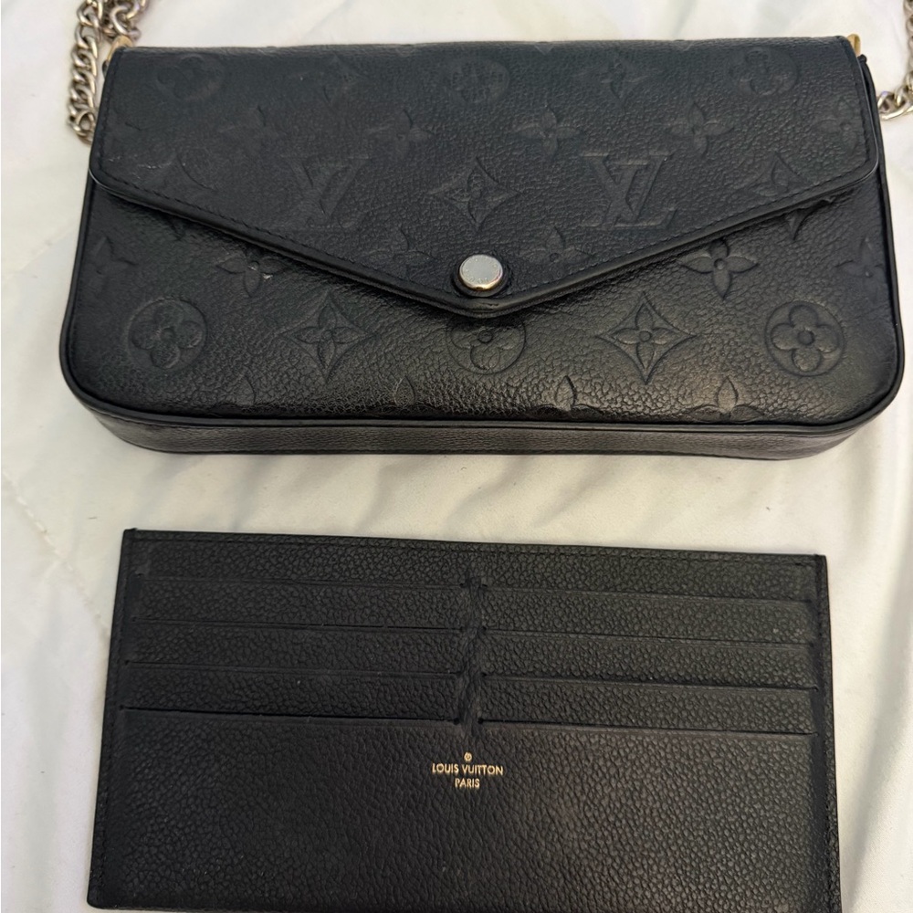 Louis Vuitton Black Monogram Women's Bag
No chain.  Authentic